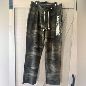 Abercrombie & Fitch Men's Green Camouflage Joggers Pants Size L NWT